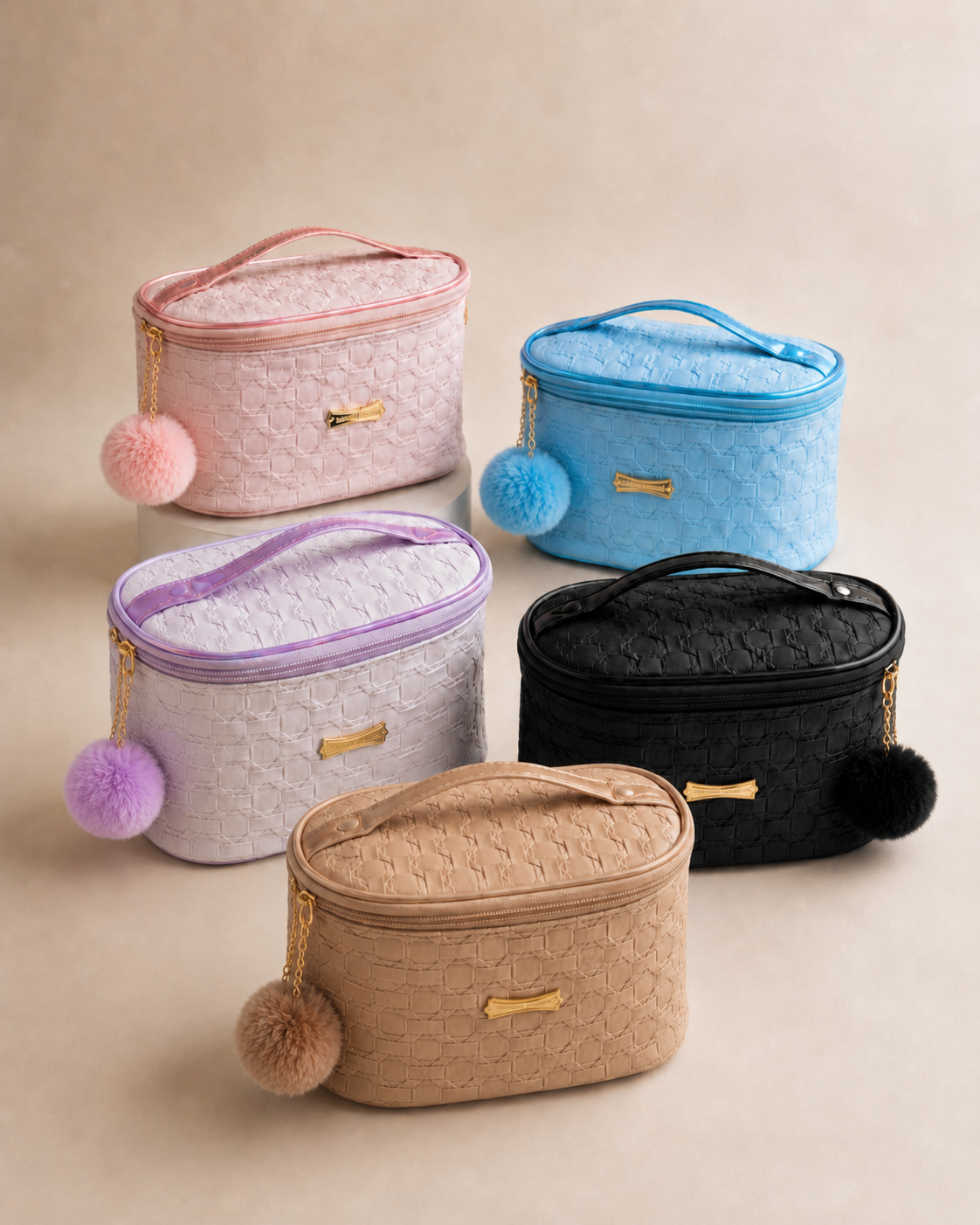 NECESSAIRE TRANÇADA C/POMPOM