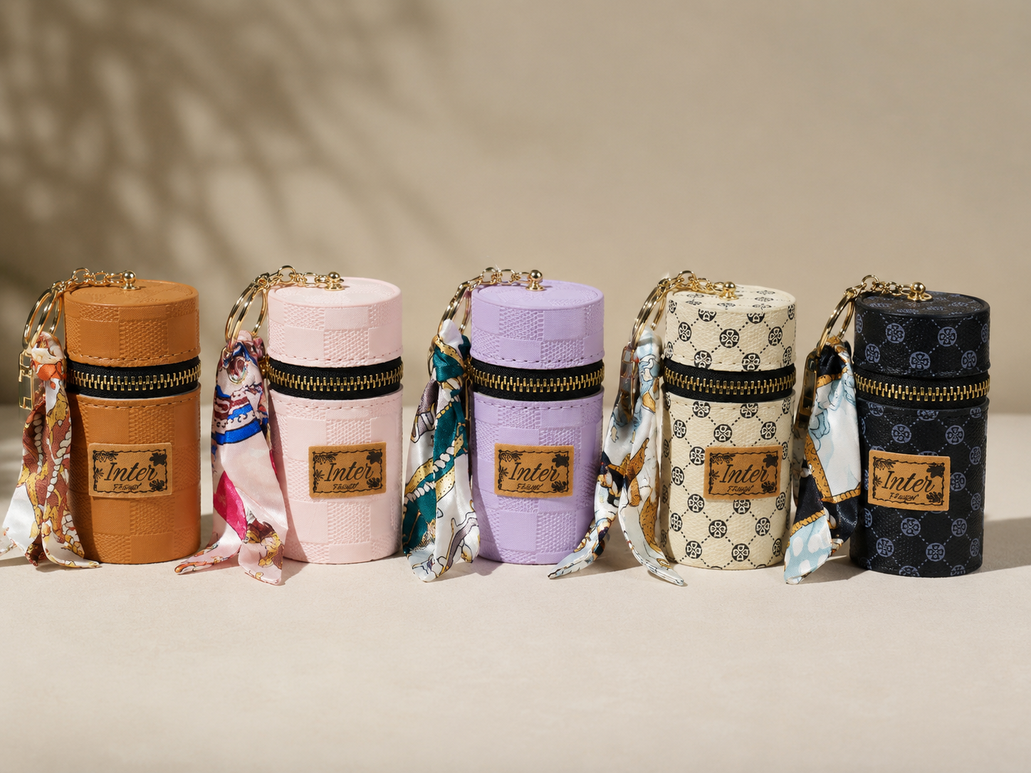 MINI BOLSA PORTA COSMÉTICOS C/ CHAVEIRO & LENÇO